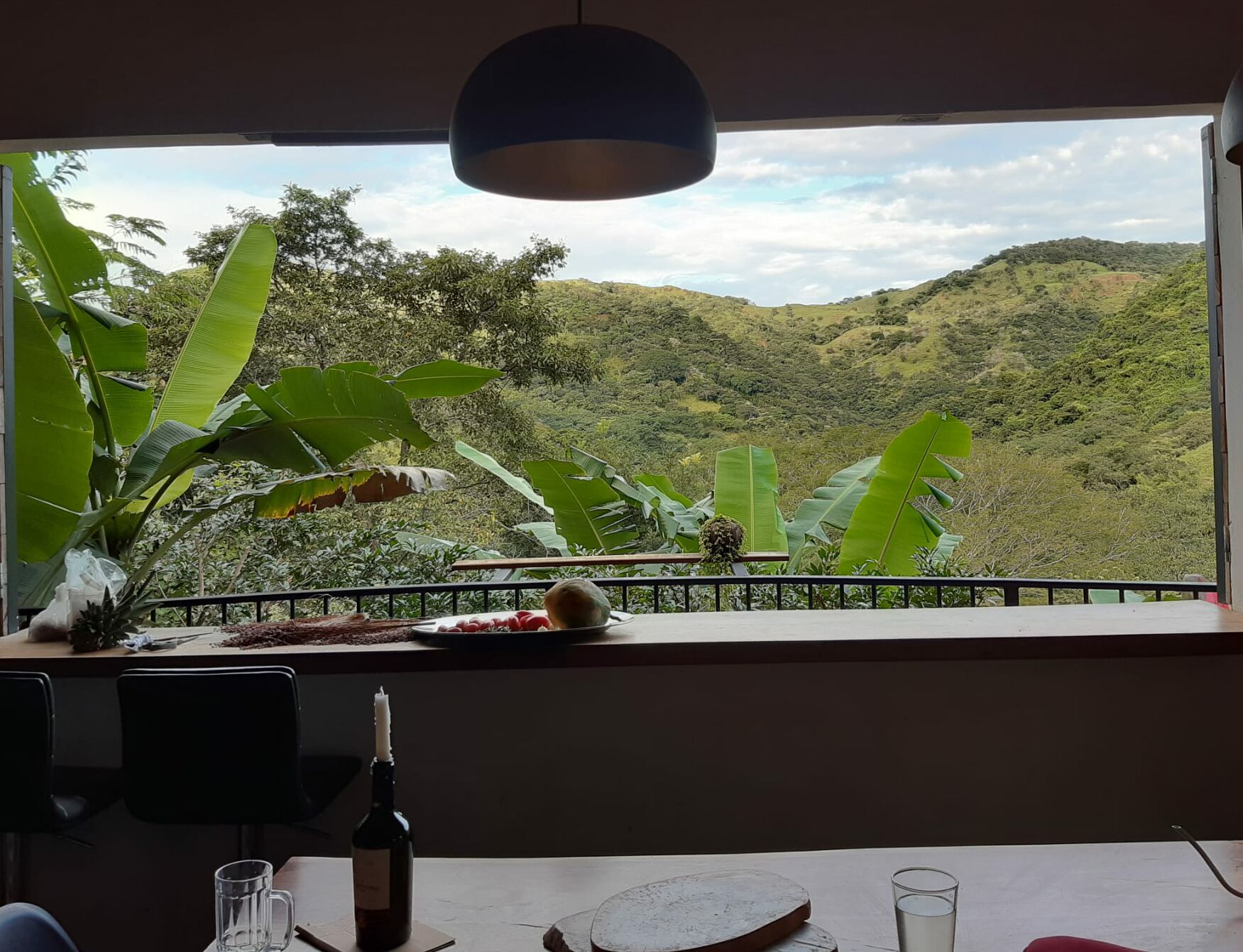 Mehr über den Artikel erfahren Con la naturaleza  – Kochen im Dschungel